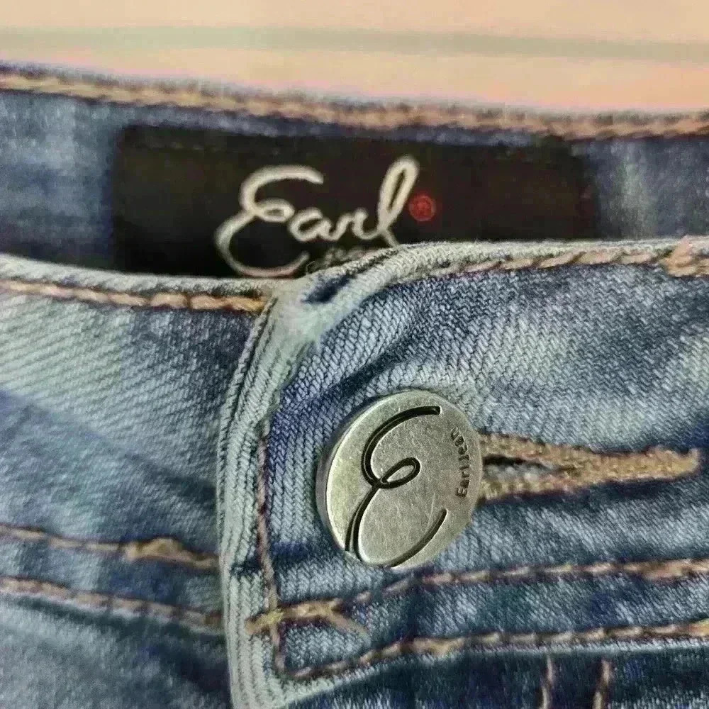 Earl Jeans Jean Shorts Women's Denim  Distressed Size 4 - Picture 2 of 8